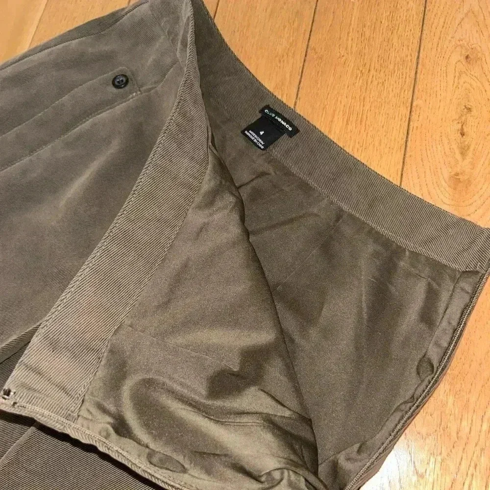 Club Monaco Green Khaki A Line Skirt with Button Details‎ Size 4